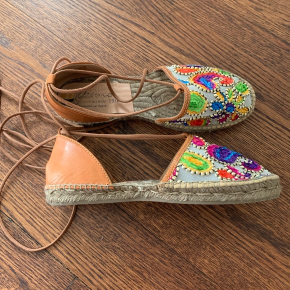 SPANISH ESPADRILLES - Picture 7 of 9